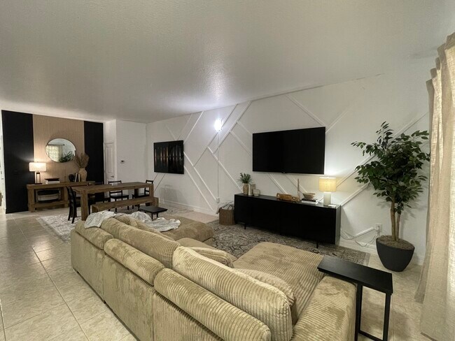 Building Photo - 3111 Sun Lake Ct