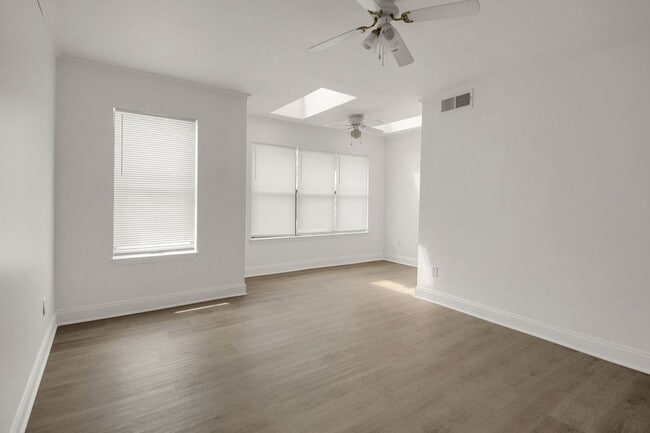 Building Photo - 2510 Huntingdon Chase