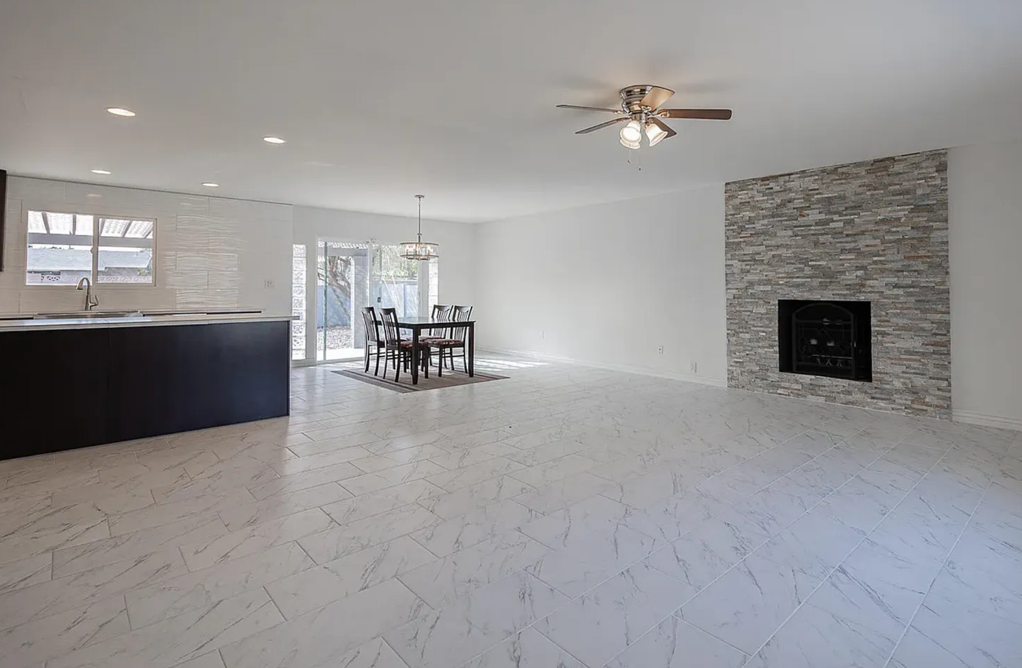 Building Photo - 111 E Pebble Beach Dr