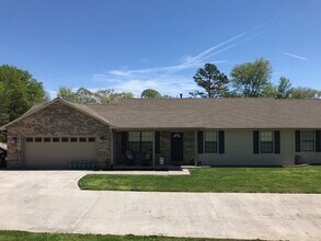 Building Photo - 3BR/ 2BA + Garage Condo in Beautiful Country Setting