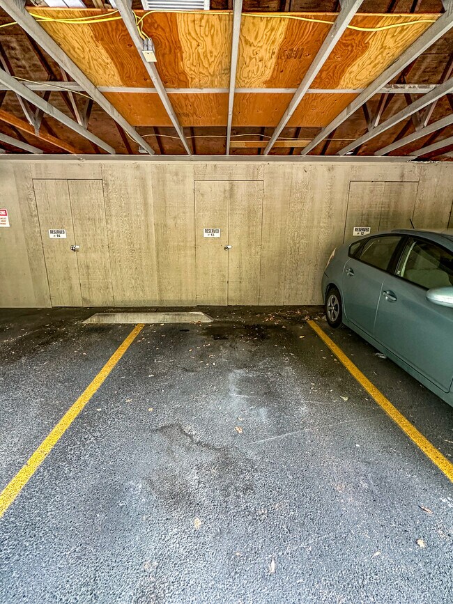 Building Photo - 2785 NW Upshur St