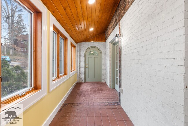 Building Photo - Asheville - Historic Charm Meets Modern Living!