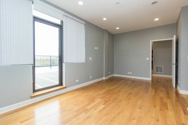 Building Photo - 4810 N Lavergne Ave