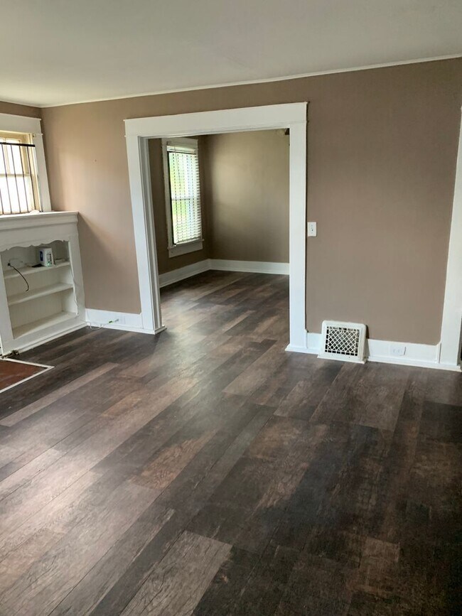 Building Photo - Newly Renovated Home Fairfield/ Ensley Area
