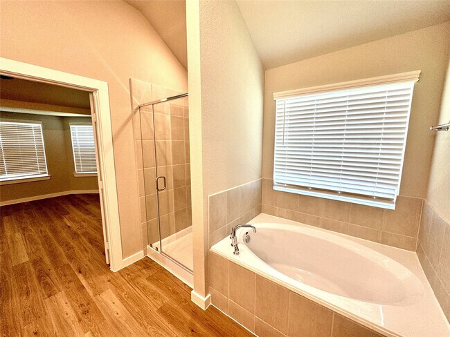 Building Photo - 8615 Jetty Glen Dr