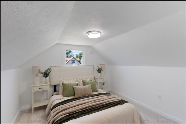 Building Photo - Updated South Omaha Home with Oversized Garage