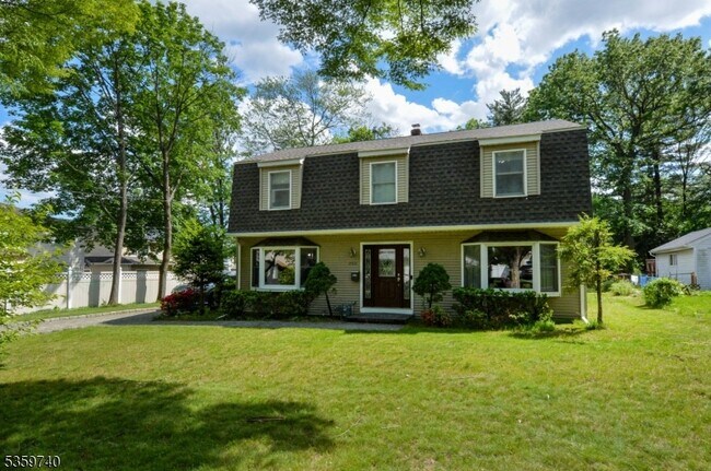Primary Photo - 252 Hillside Ave