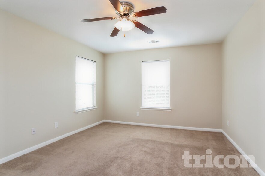 Building Photo - 3643 Fuller Bluff Dr