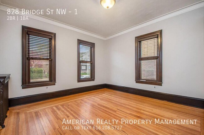 Building Photo - 828 Bridge St NW