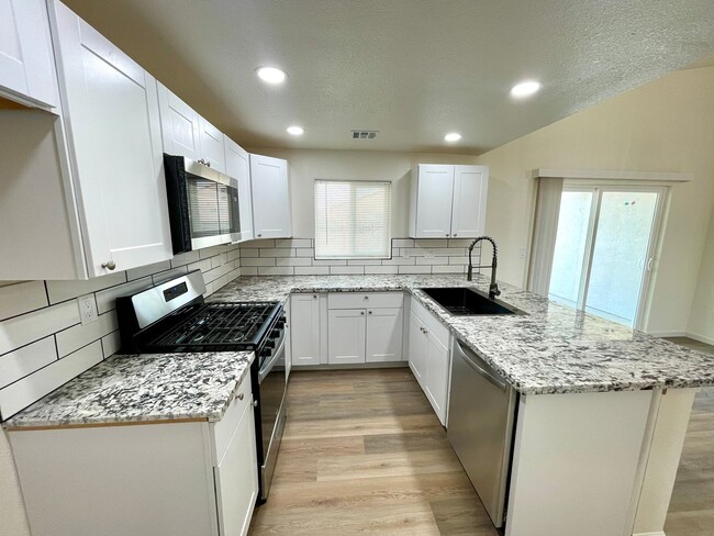 Building Photo - Newly Update 2 Bedroom Home in Mohave Valley!