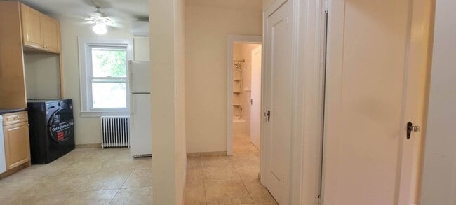 Building Photo - 146 10 St