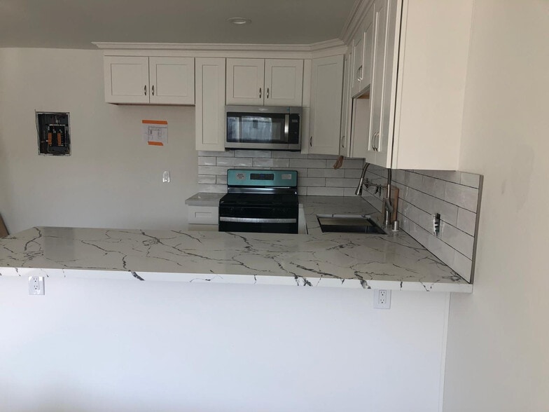 Building Photo - 16431 S Saint Andrews Pl