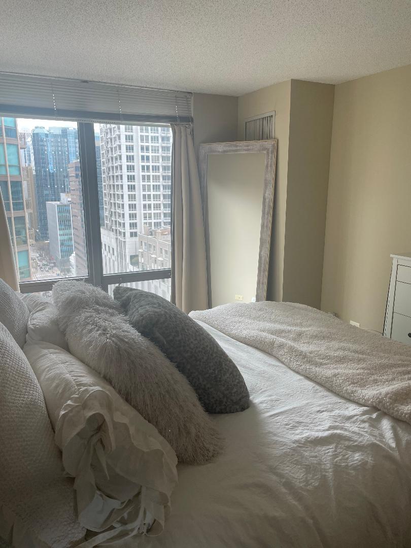 Building Photo - 2 E Erie St