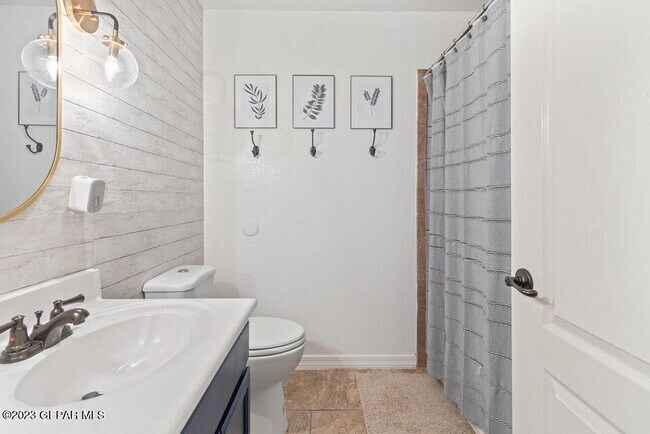 Building Photo - 14536 Shady River