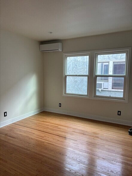 Building Photo - 958 2nd St