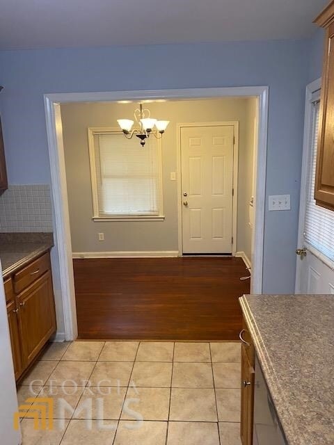 Building Photo - 1904 Vicki Ln SE