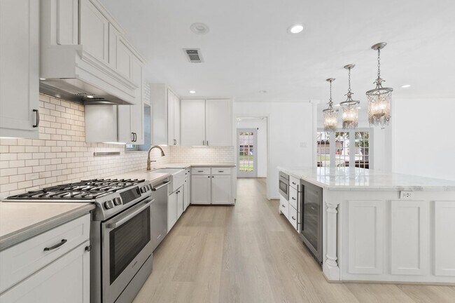 Building Photo - 6249 Overbrook Ln