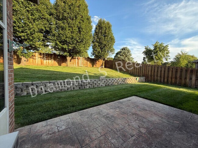 Building Photo - Gorgeous Custom All Brick Home in Fox Grap...