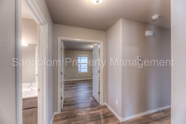 Building Photo - For Lease | Bixby | $2999 Rent | Available...