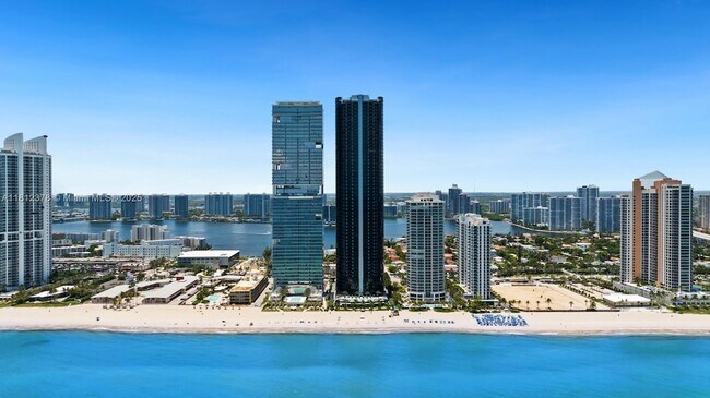 Building Photo - 18555 Collins Ave