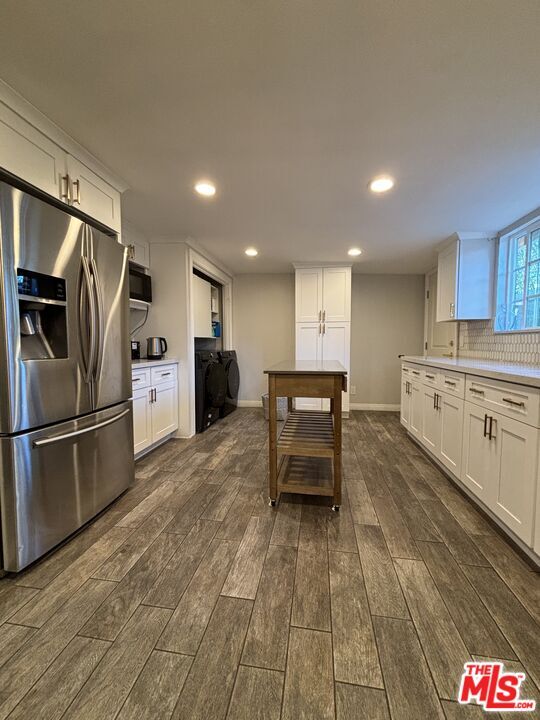 Building Photo - 10824 Paso Robles Ave