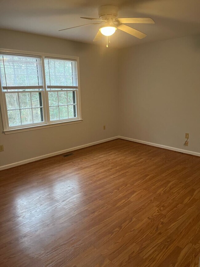 Building Photo - 195 Woodberry Ct