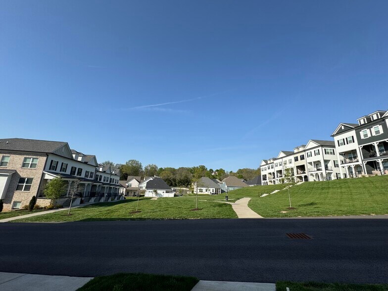 Building Photo - 443 Portsdale Dr