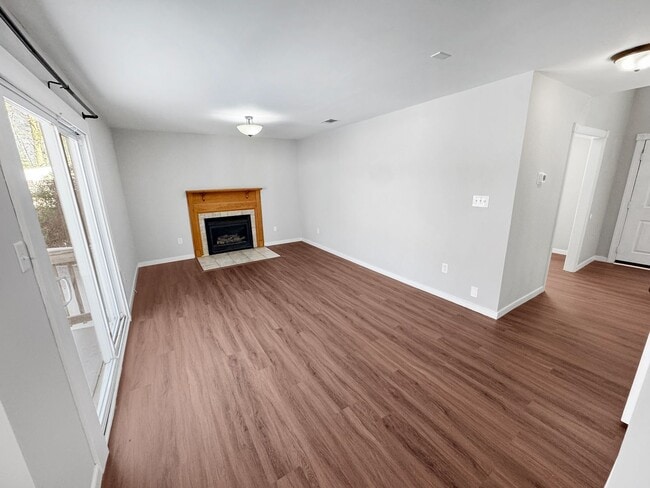 Building Photo - Modern 3 Bedroom Home in Ashland