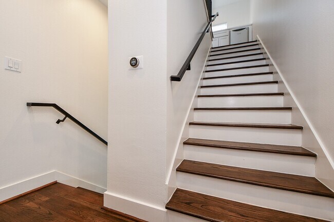 Building Photo - 4702 Austin St