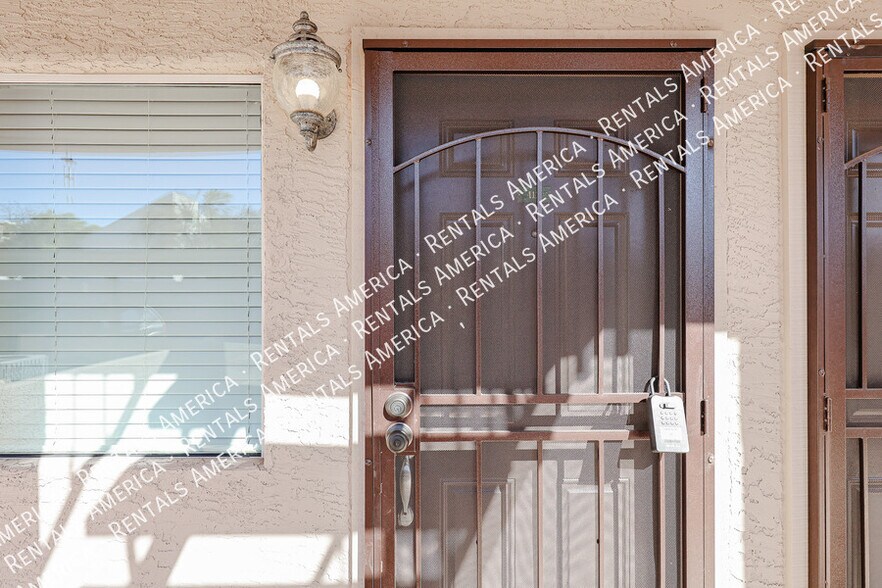 Primary Photo - 12440 N 20th St