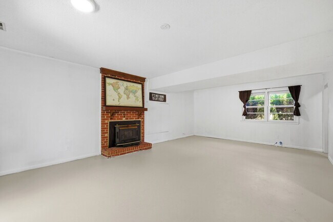 Building Photo - 5914 Ormskirk Dr