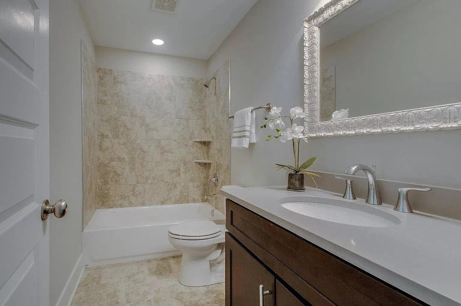 Building Photo - 552 Acklen Park Dr