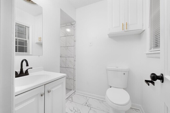 Building Photo - Recently renovated home in Whitehaven