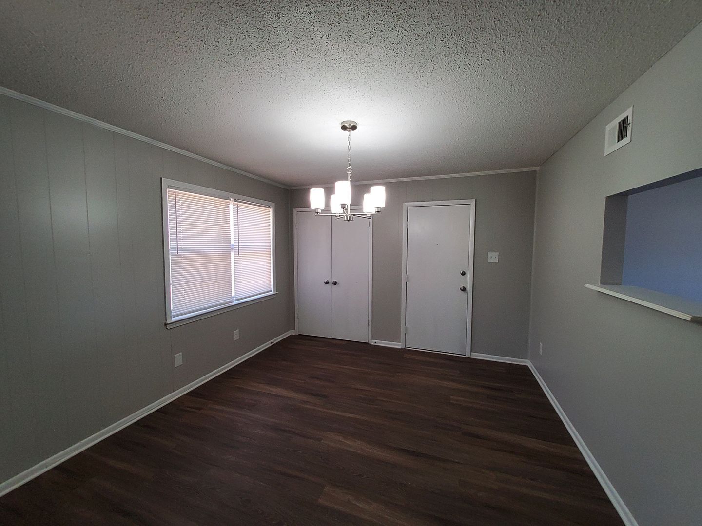 Building Photo - 5286 Broken Oak Dr