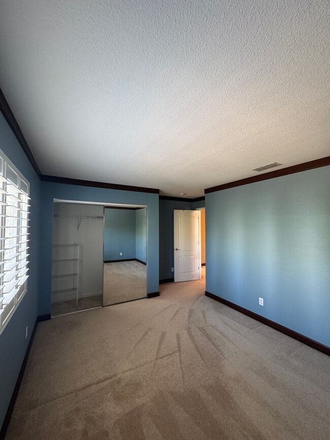 Building Photo - 1762 River Oaks Cir