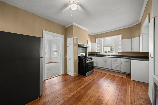 Building Photo - 99 Montvale Ave