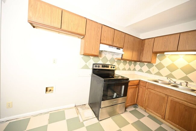 Building Photo - For Rent: Beautiful 3-Bedroom Home in Durh...