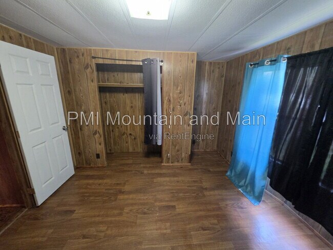 Building Photo - 5 Misty Mountain Way