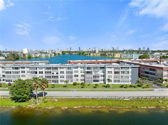 Building Photo - 18601 NE 14th Ave