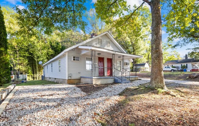 Building Photo - 532 E Iredell Ave