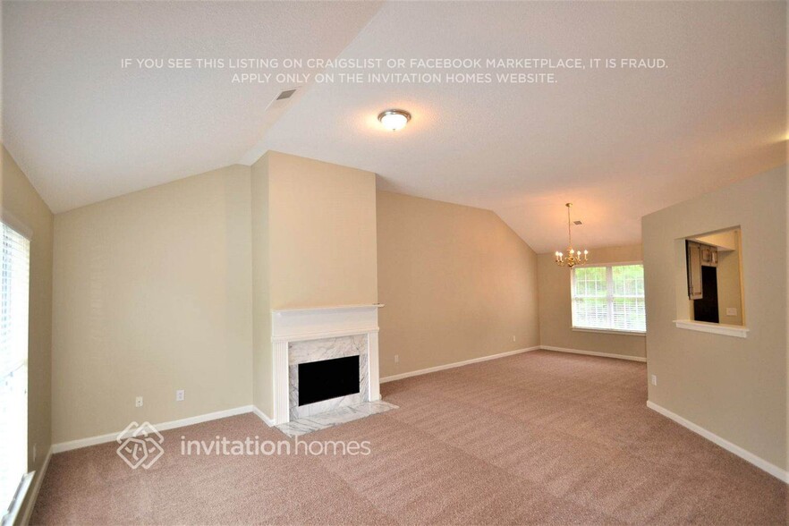 Building Photo - 3977 Lindley Dr