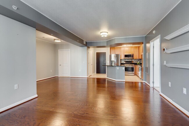 Building Photo - 851 N Glebe Rd