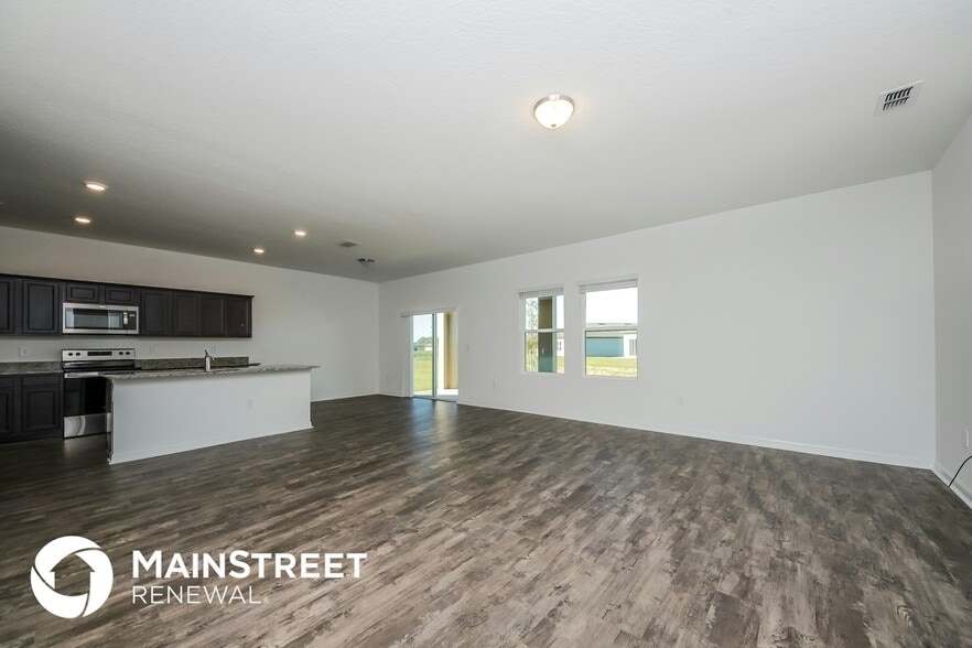 Building Photo - 167 Hidden Lk Lp