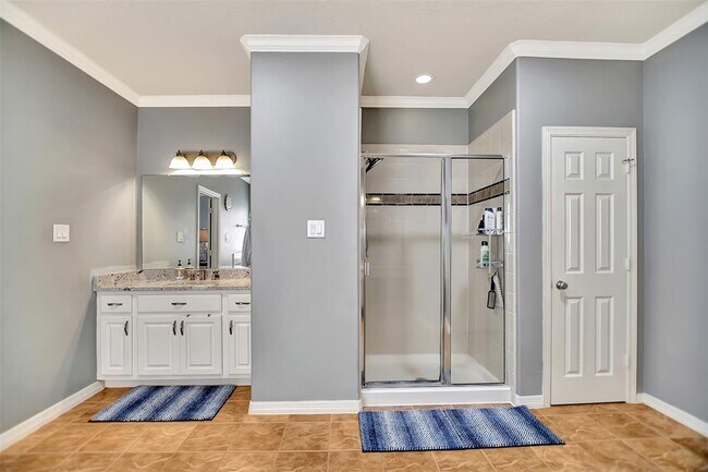 Building Photo - 1119 Sopris Dr