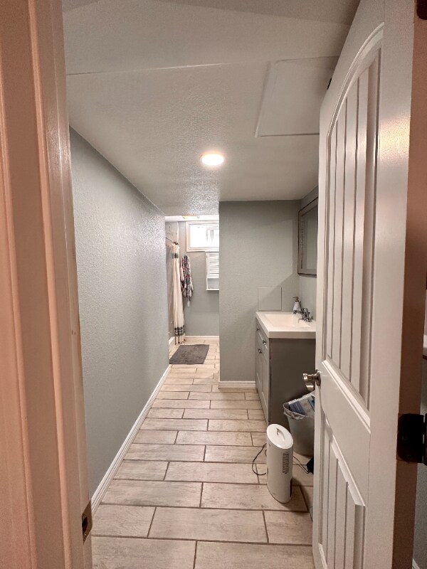 Building Photo - 480 Troy St