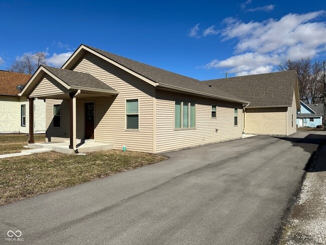 Building Photo - 103 S Nebraska St