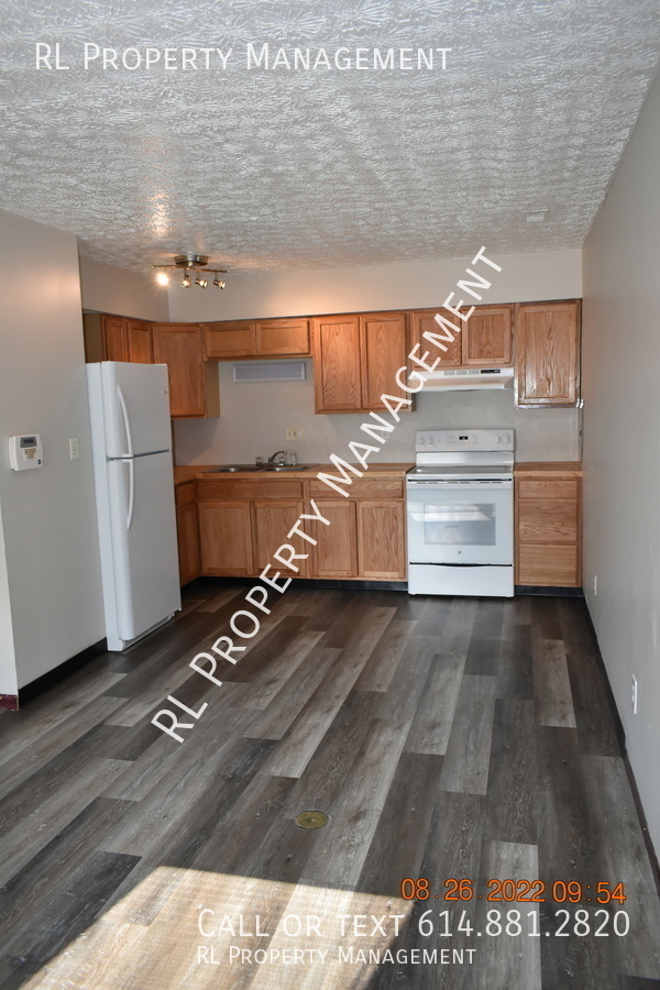 Building Photo - WAIVED APPLICATION FEE (WITH APPROVED APPL...