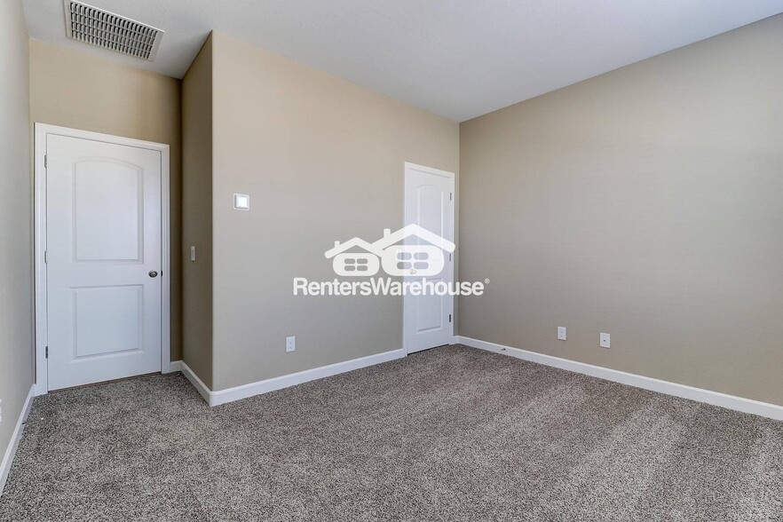 Building Photo - 41023 W Crane Dr