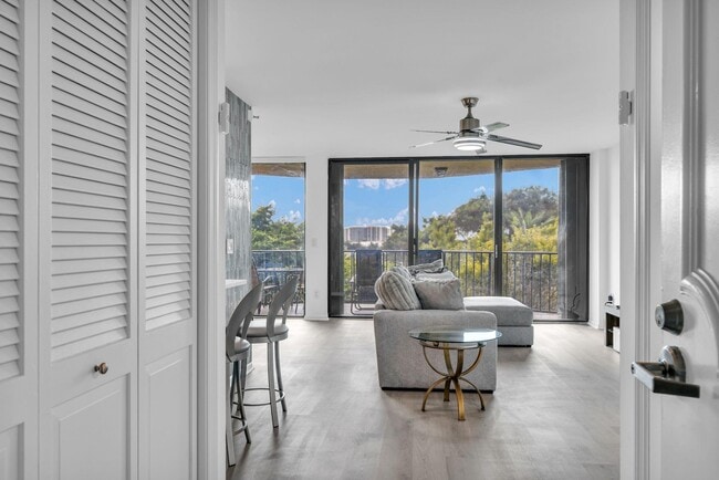 Building Photo - 859 Jeffery St