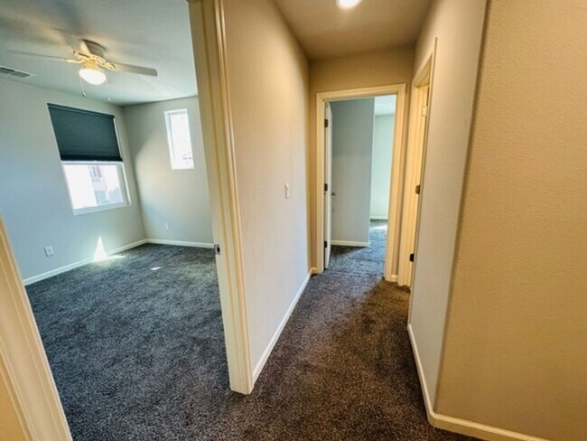 Building Photo - $2,295 Fowler & Belmont, 3 Bed - E. Peruna Way, Fresno - Gated Community & Pool